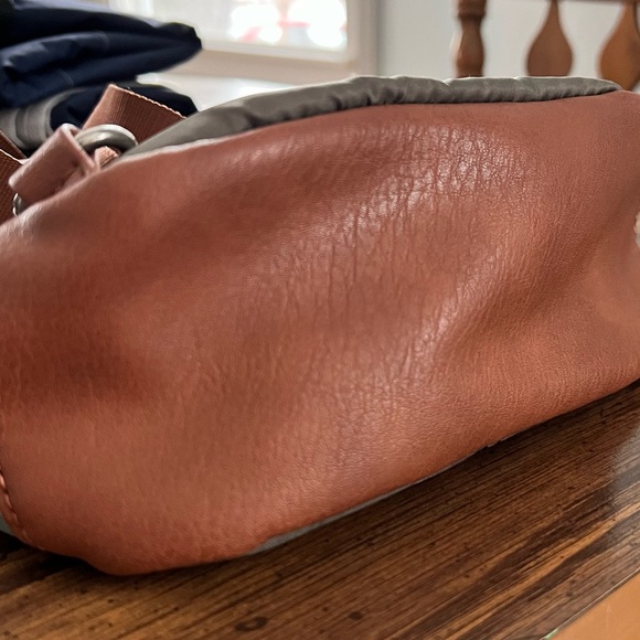 The Sak mini backpack or crossbody olive green - Picture 4 of 12